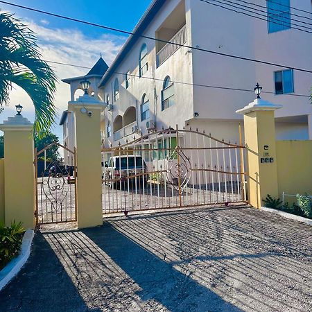 Апартаменты Spring Palm Estate Св. Марии Экстерьер фото