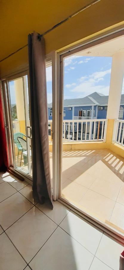 Апартаменты Spring Palm Estate Св. Марии Экстерьер фото